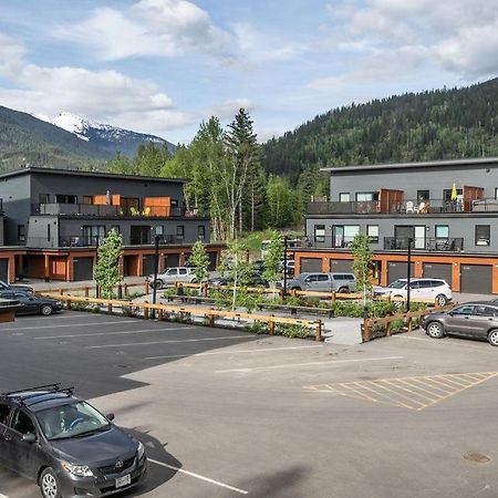 The Mac Shack By Revelstoke Vacations Διαμέρισμα Εξωτερικό φωτογραφία